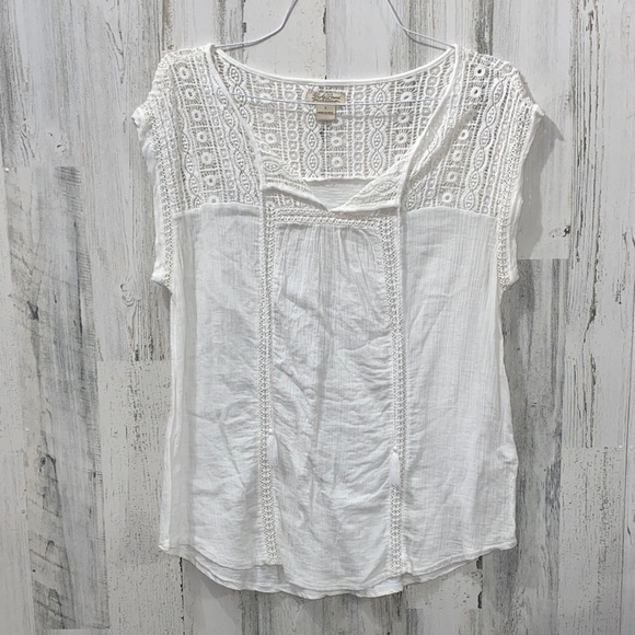Lucky Brand Tops - 0801 Lucky Brand White Lace Detail Women's Top